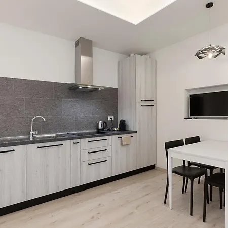 Max 14 Apartmán
