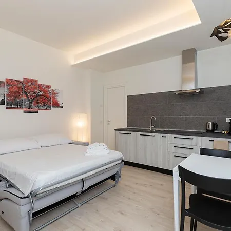 Max 14 Apartmán Stresa